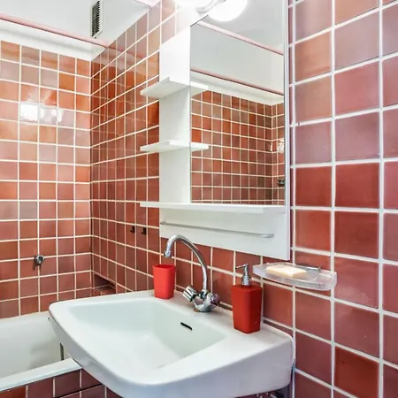 Nice Flat With Sea View Terrace And Pool In Sainte-maxime - Welkeys Apartamento Sainte-Maxime